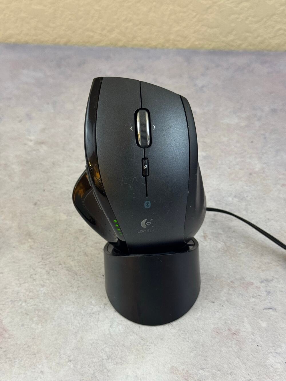 Logitech MX Revolution M-RCL124 Ergonomic Wireless Laser Mouse & Charger NO USB